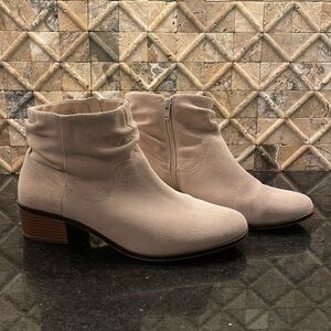 Vionic Shoes Kanela Bootie - Weather Resistant Beige Ankle Bootie VS392, used